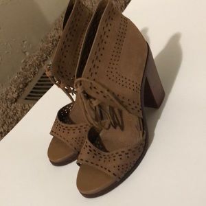 Gianni Bini Sandle boots
